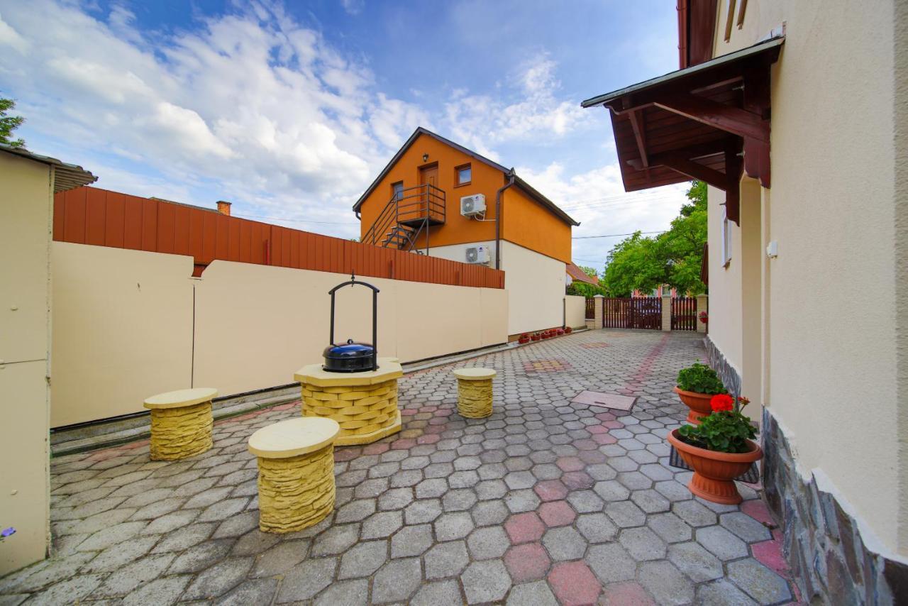 Mária Apartman Hajdúszoboszló Esterno foto