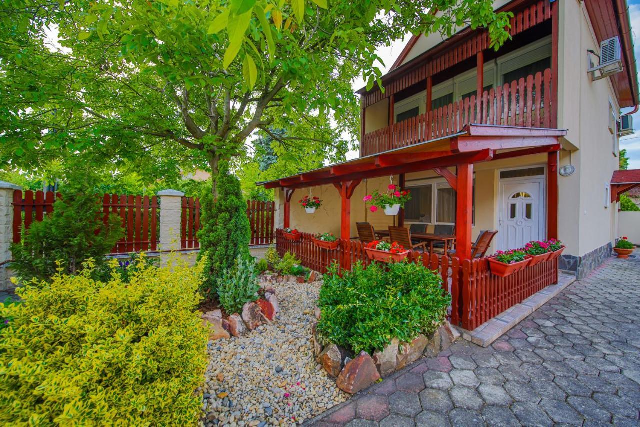 Mária Apartman Hajdúszoboszló Esterno foto